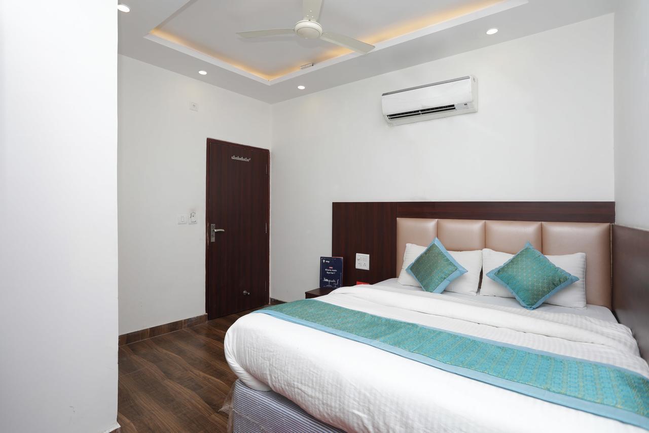 Hotel Corner Point Нью-Дели Экстерьер фото