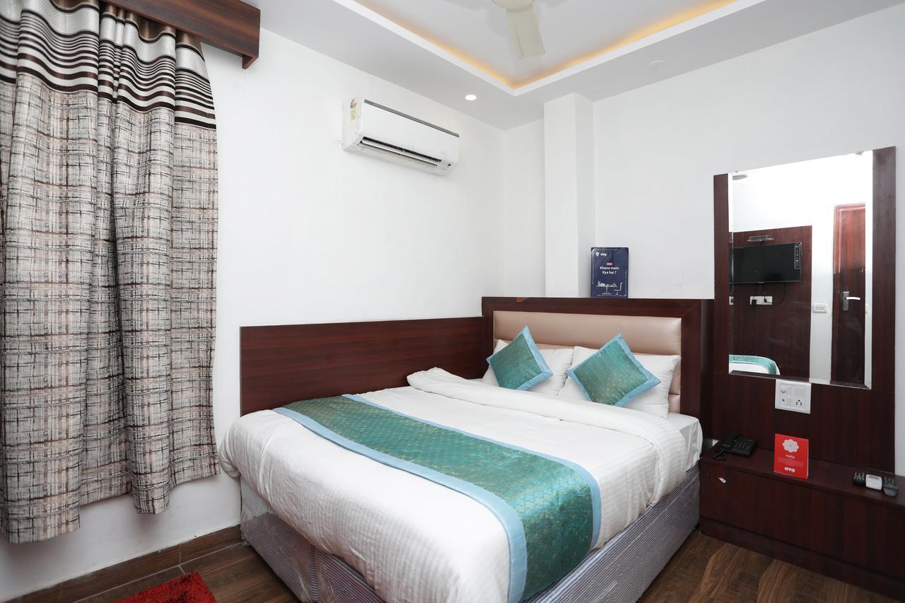 Hotel Corner Point Нью-Дели Экстерьер фото