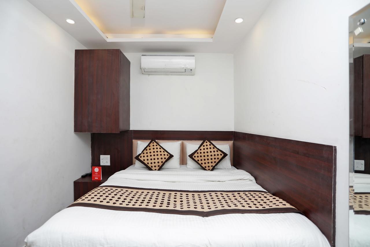 Hotel Corner Point Нью-Дели Экстерьер фото